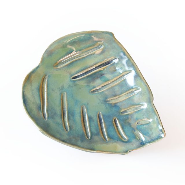 Hand Crafted Ceramic Leaf Soap Dish (Sea)